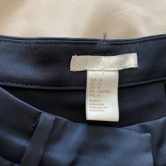 Hm silk navy shorts - Picture 2 of 5